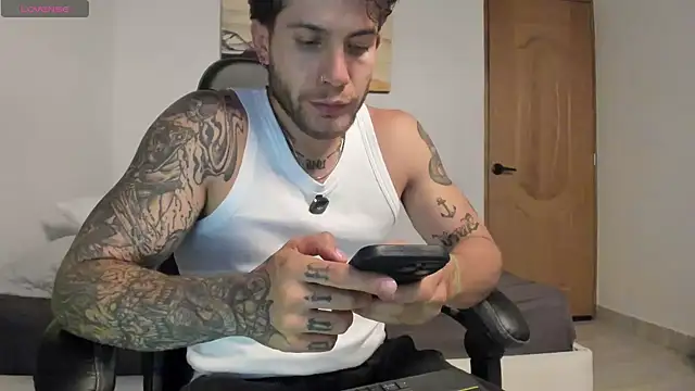 Snapshot of LucianSinclair chatting on July 15, 2026, 2:28 am LucianSinclair online show from July 15, 2026, 2:28 am