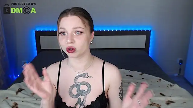 RonnieMilles online show from May 19, 2026, 1:56 am