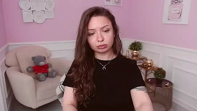 LucySkilar online show from May 12, 2026, 5:59 am