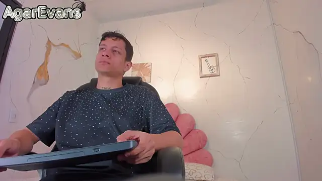 AgarEvans online show from July 16, 2026, 4:51 am