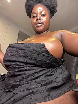 Honeycoco0211 online show from May 2, 2026, 7:30 pm