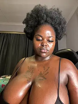 Honeycoco0211 online show from June 20, 2026, 7:49 pm