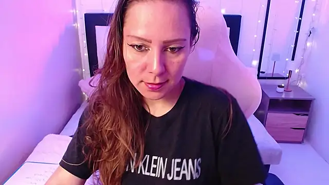 camila delarosa online show from July 1, 2026, 5:56 pm