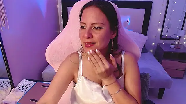 camila delarosa online show from July 28, 2026, 6:20 pm