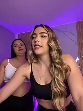 kyliejoness online show from July 25, 2026, 1:47 am