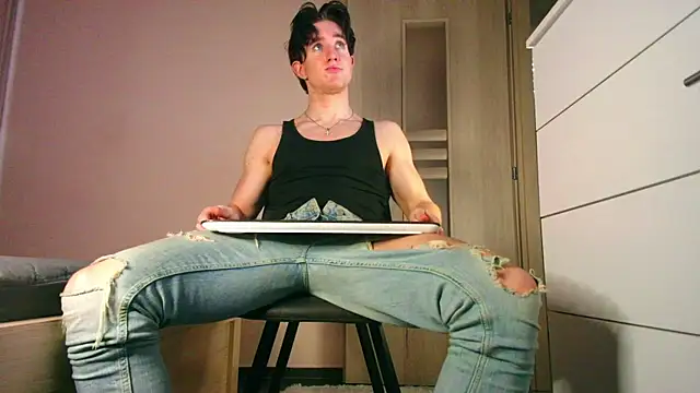 ChristianLevine  online show from July 8, 2026, 5:39 pm