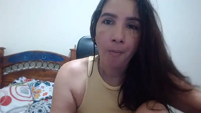 Snapshot of Ainhoa-hot chatting on June 13, 2026, 6:00 am Ainhoa-hot online show from June 13, 2026, 6:00 am