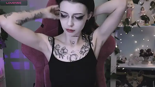 prettybones online show from June 29, 2026, 9:37 pm