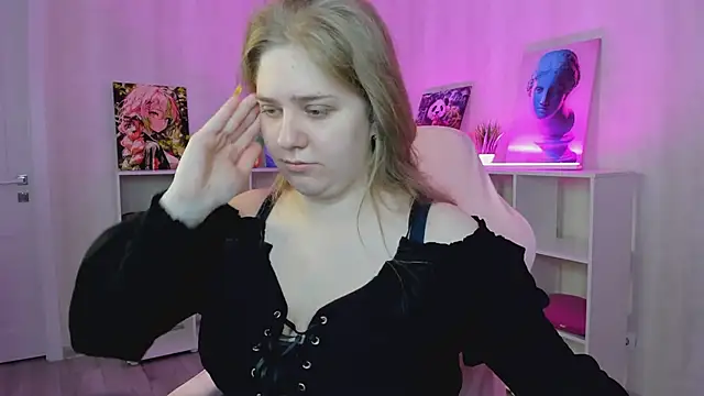 Snapshot of Megan_Violer chatting on June 30, 2026, 5:25 pm Megan Violer online show from June 30, 2026, 5:25 pm