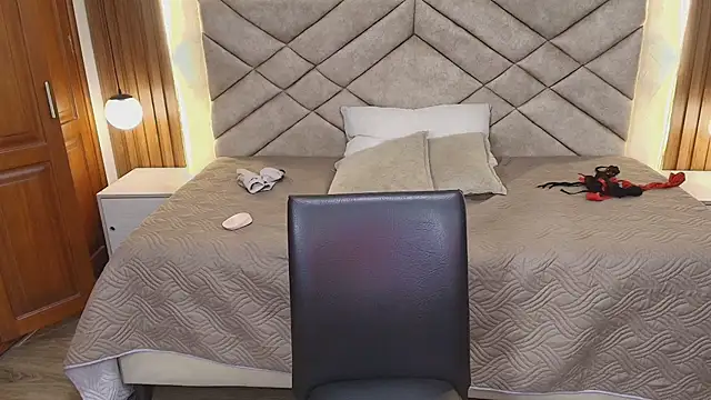 Raquel jones online show from July 28, 2026, 4:39 pm