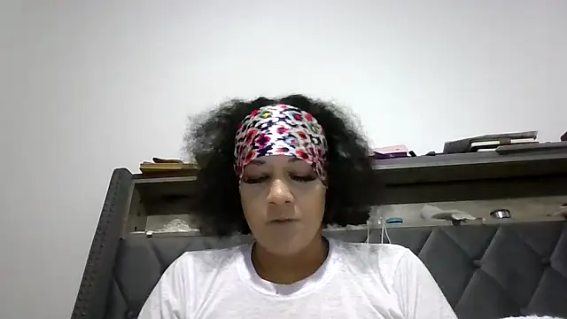 Ladycinnabon1 online show from November 28, 2025, 1:52 am