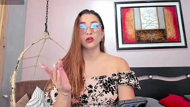  LaraMom  online show from July 25, 2026, 12:47 pm