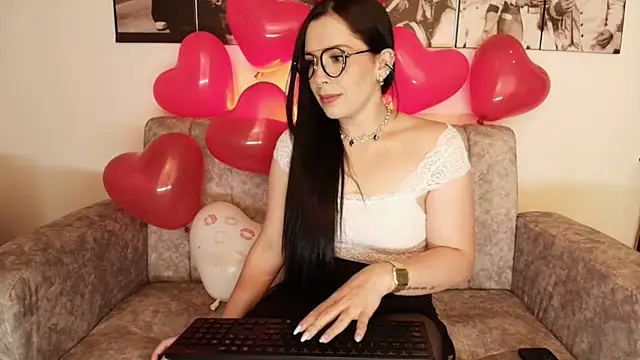 camii evanss online show from February 12, 2025, 6:19 pm
