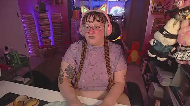 FatVeronica online show from June 25, 2026, 5:17 pm