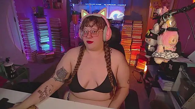 FatVeronica online show from July 8, 2026, 5:17 pm