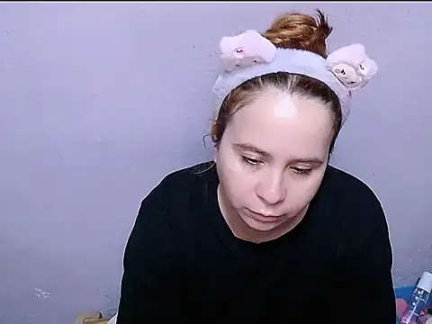 Snapshot of SubLayla01 chatting on May 12, 2026, 6:27 pm SubLayla01 online show from May 12, 2026, 6:27 pm