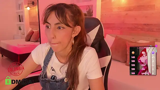Snapshot of candy_summer28 chatting on July 16, 2026, 7:09 pm candy summer28 online show from July 16, 2026, 7:09 pm