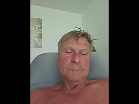 johnnym1 online show from June 22, 2026, 1:52 pm
