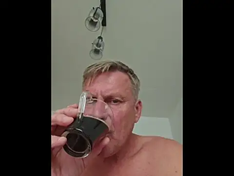 johnnym1 online show from July 27, 2026, 2:35 pm
