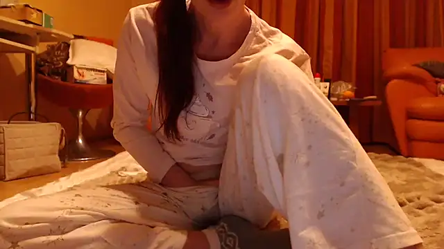 LovelyAndraGirl online show from June 1, 2026, 9:38 pm