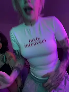 Dooubletroublee online show from June 22, 2026, 3:25 am