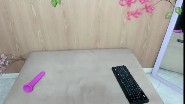 jenelotizz06 online show from July 5, 2026, 6:20 am