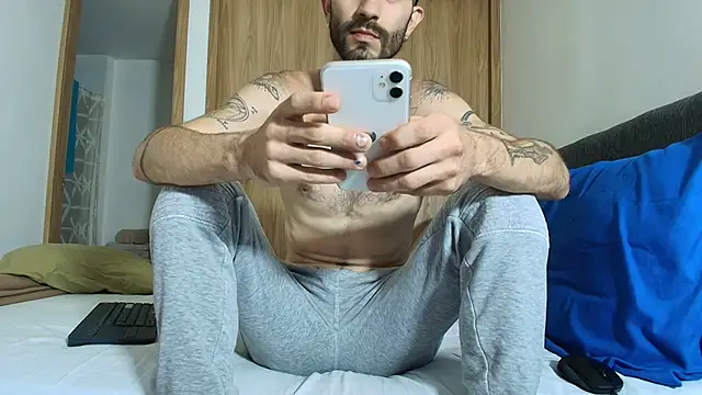 Snapshot of ALEJANDRO_BIGCOCK chatting on May 16, 2026, 5:01 pm ALEJANDRO BIGCOCK online show from May 16, 2026, 5:01 pm