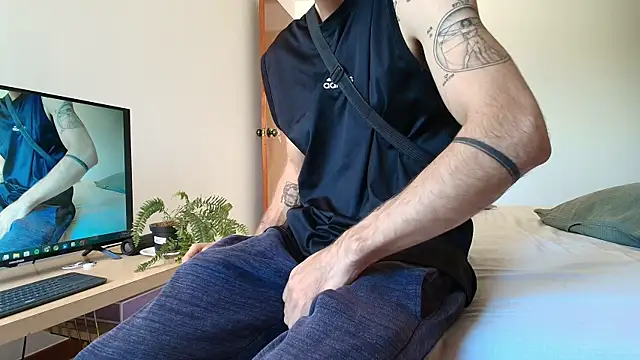 Snapshot of ALEJANDRO_BIGCOCK chatting on July 11, 2026, 12:19 pm ALEJANDRO BIGCOCK online show from July 11, 2026, 12:19 pm