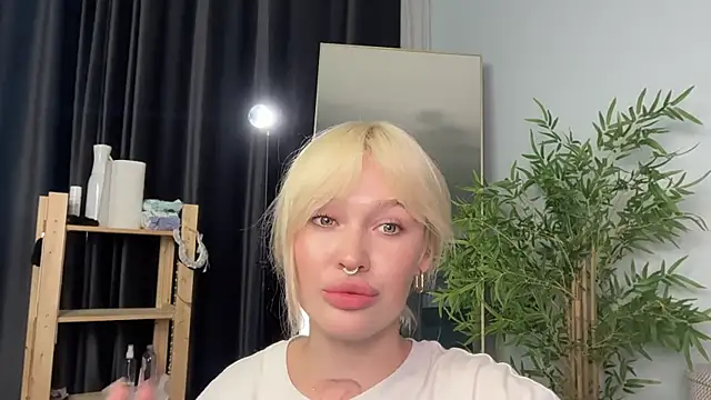 Golden Aline online show from July 23, 2026, 4:05 pm