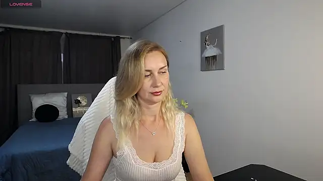 Vanessa Nowak online show from June 30, 2026, 5:25 pm
