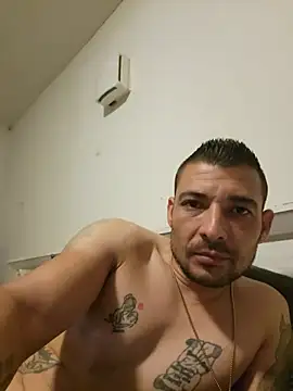 Zoltanioan26 online show from June 3, 2026, 9:53 pm