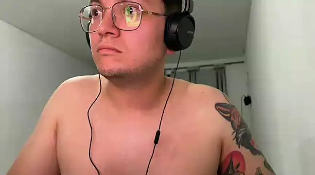 unoxestres online show from February 18, 2025, 4:48 am