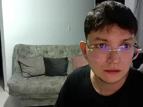 unoxestres online show from December 21, 2025, 3:24 am