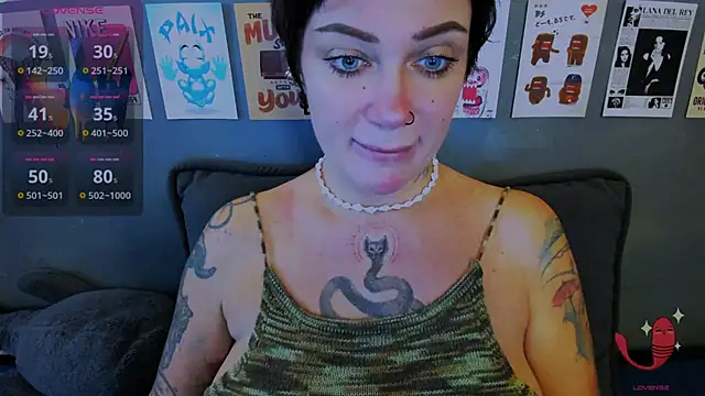 EllieOz online show from July 8, 2026, 1:04 pm