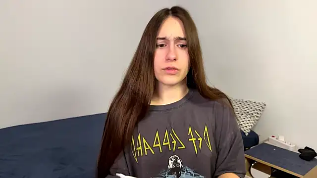 AliceKolltt online show from April 25, 2026, 8:39 pm