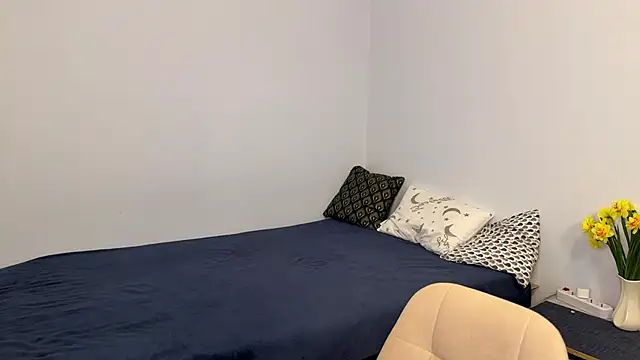 AliceKolltt online show from April 27, 2026, 7:34 pm