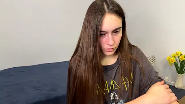 AliceKolltt online show from April 28, 2026, 2:27 am
