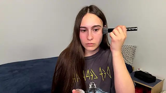 AliceKolltt online show from May 20, 2026, 7:53 pm