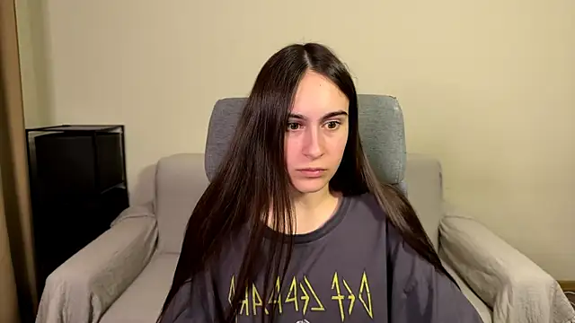 AliceKolltt online show from May 25, 2026, 7:20 pm