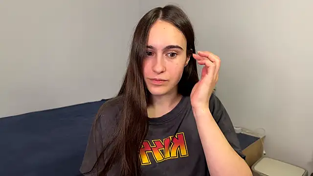 AliceKolltt online show from May 28, 2026, 8:28 pm