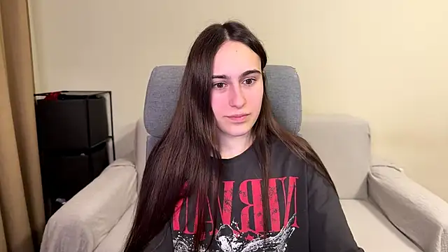 AliceKolltt online show from June 4, 2026, 8:48 pm