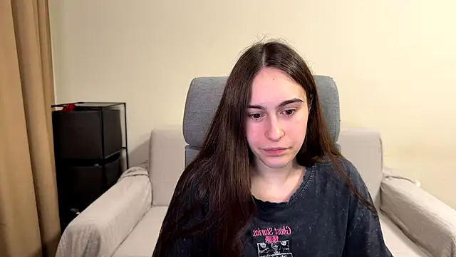 AliceKolltt online show from June 6, 2026, 8:35 pm
