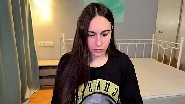 AliceKolltt online show from June 13, 2026, 11:02 pm
