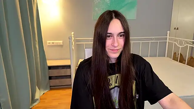 AliceKolltt online show from June 14, 2026, 2:24 am