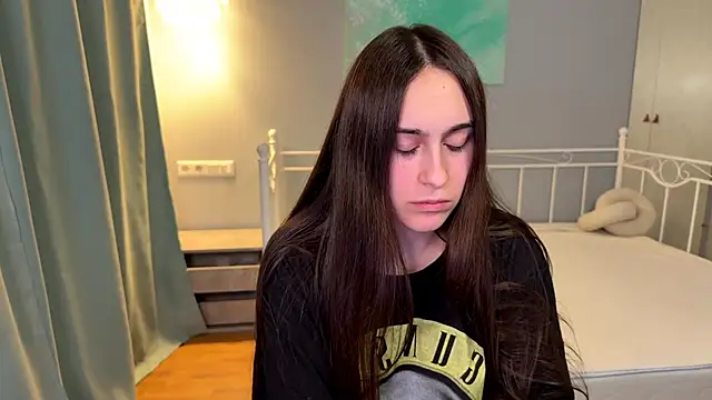 AliceKolltt online show from June 14, 2026, 10:12 pm