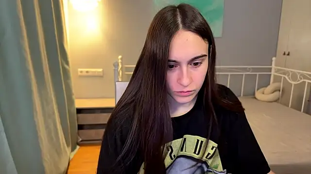 AliceKolltt online show from June 21, 2026, 8:55 pm