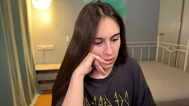 AliceKolltt online show from July 18, 2026, 5:55 am