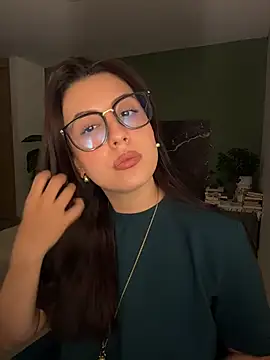 EmaSaenz online show from July 5, 2026, 12:06 am