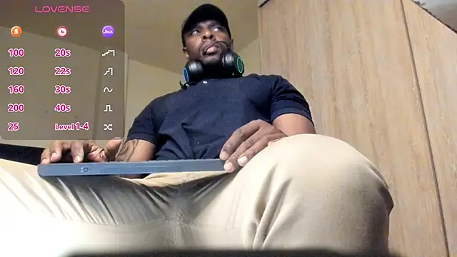 Snapshot of thomas_santtos1 chatting on July 23, 2026, 1:58 am thomas santtos1 online show from July 23, 2026, 1:58 am