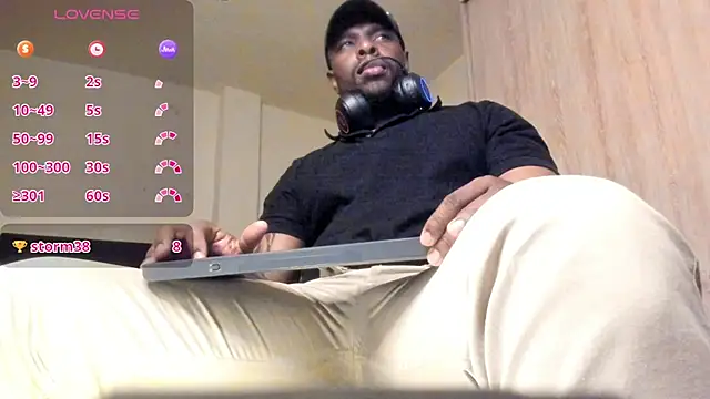 Snapshot of thomas_santtos1 chatting on July 28, 2026, 2:51 am thomas santtos1 online show from July 28, 2026, 2:51 am